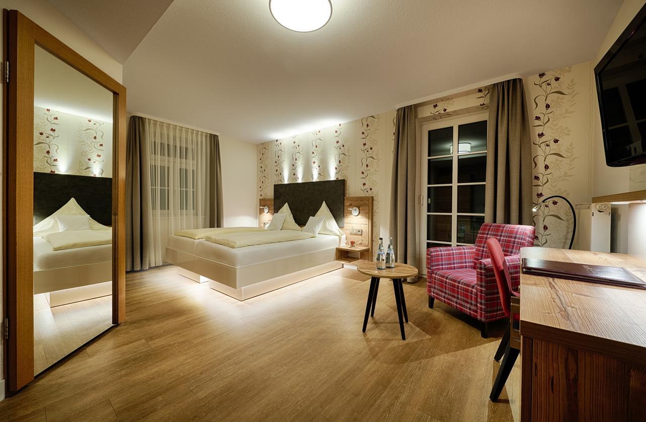 Hotel Kronelamm Im Schwarzwald Bad Teinach-Zavelstein Exteriör bild